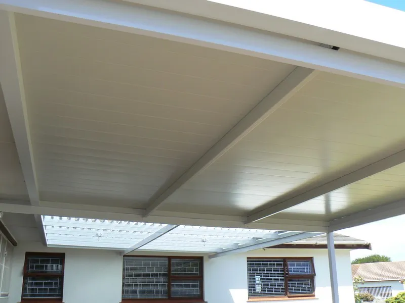 Aluminium ceiling installation over a pool deck