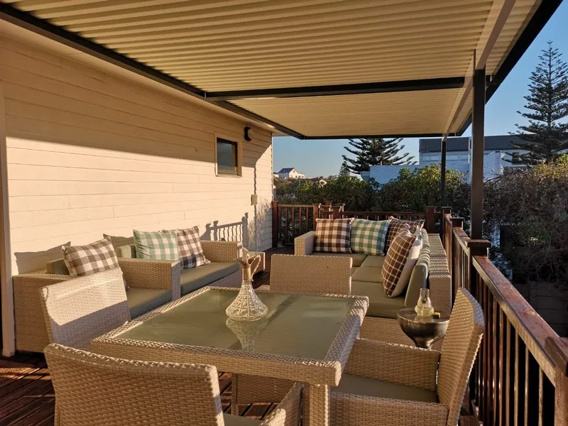 IBR aluminium roof with polycarbonate light panels